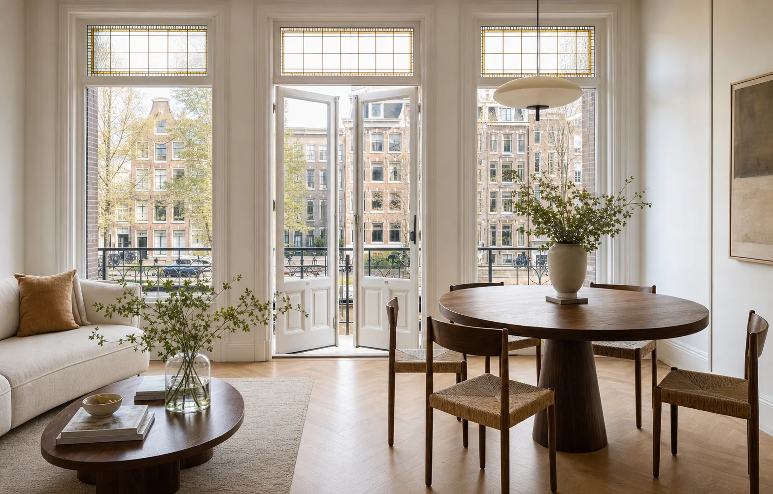 Licht Amsterdams grachtenpand interieur